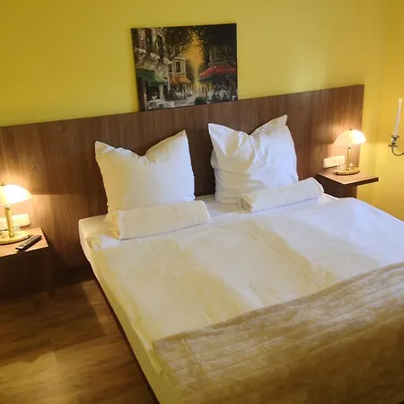 Hotell Zum Berggarten 3*