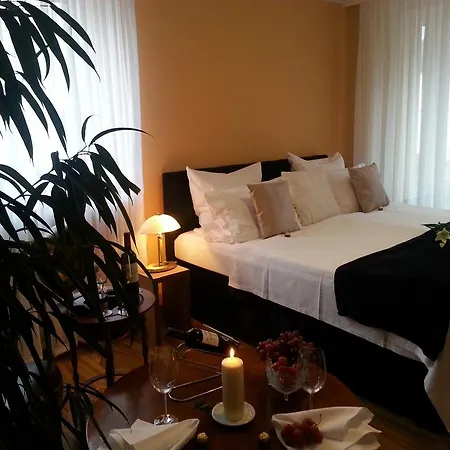 Zum Berggarten 3*